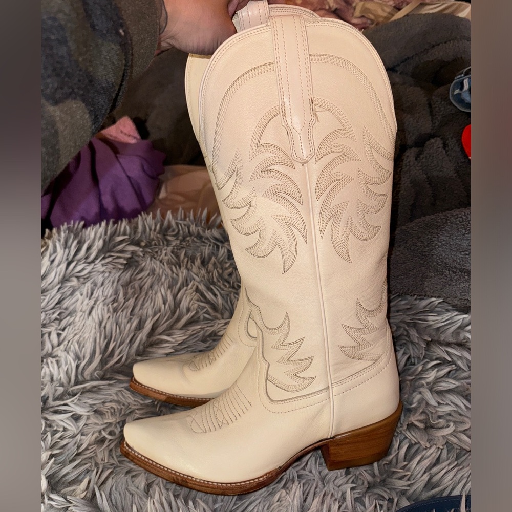 Tecova Boots Size 8